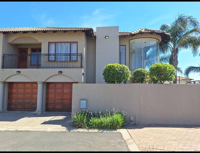 4 BEDROOM HOUSE FOR SALE IN SONNEVELD